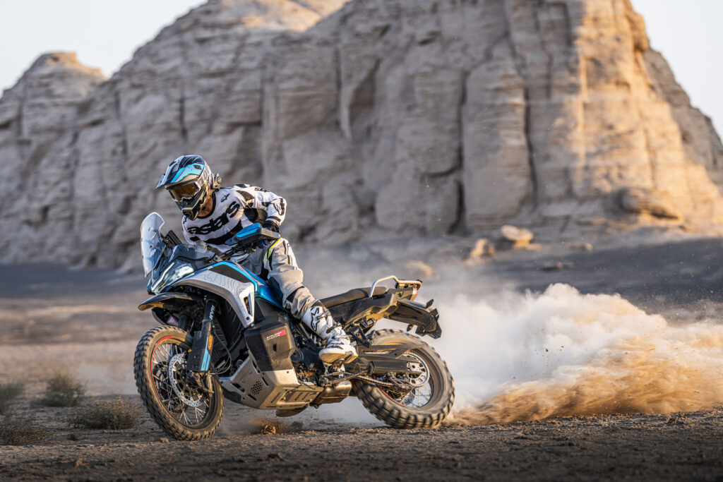 CFMOTO 1000MT-X Outdoor